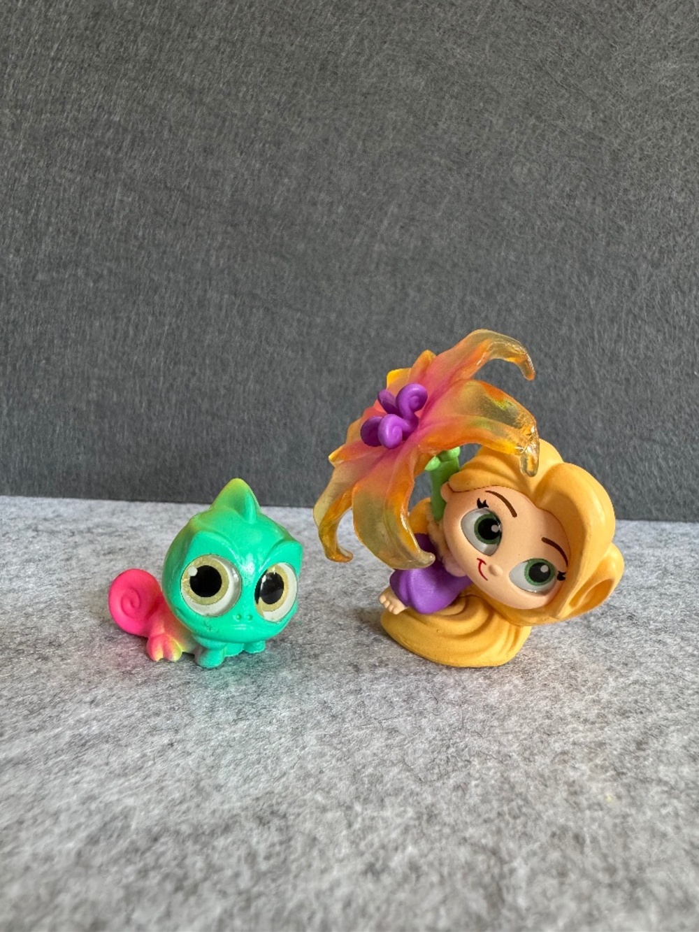 Disney Doorables - Full Bloom Rapunzel and Pascal the Chameleon